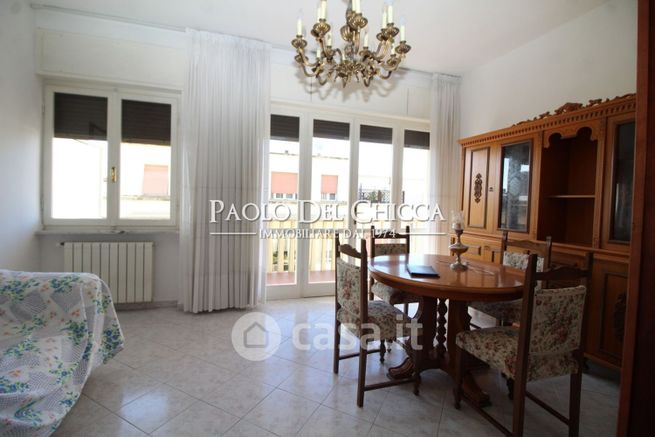 Appartamento in residenziale in Via Sabatino Lopez 1 a