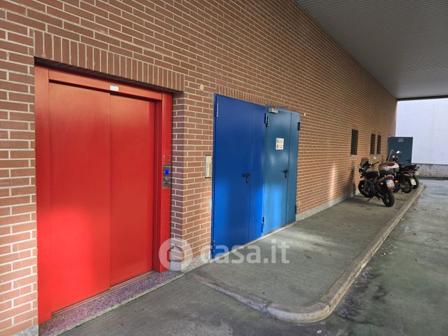 Garage/posto auto in residenziale in Via Luigi Mancinelli 21