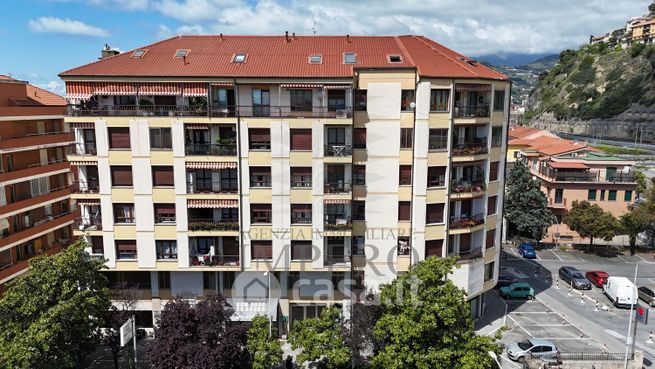 Appartamento in residenziale in Via Cornelio Tacito 2