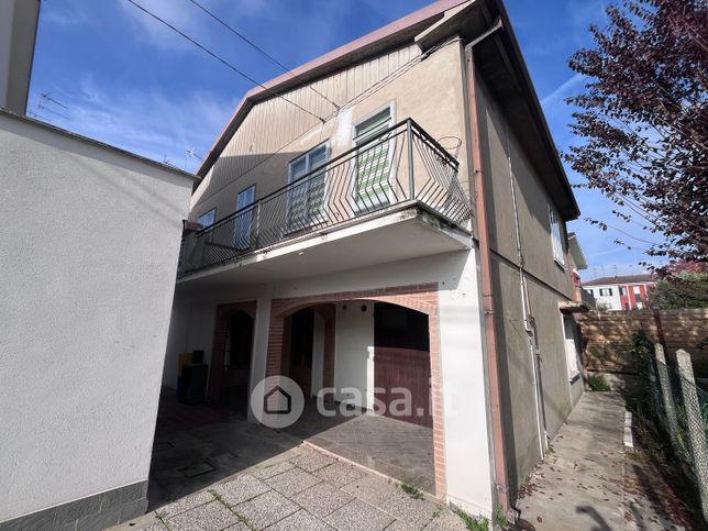 Casa indipendente in residenziale in Via Redipuglia