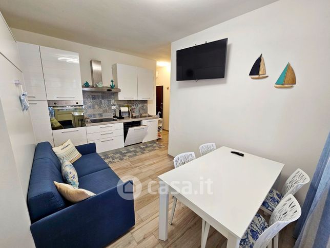 Appartamento in residenziale in Viale dei Pini 42