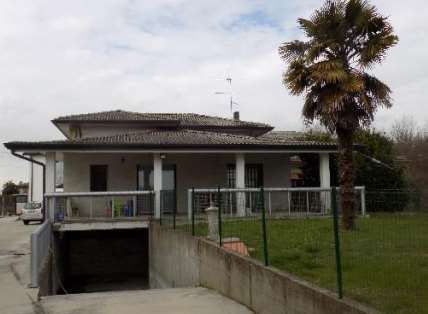 Casa indipendente in residenziale in Via Nicolò Tommaseo