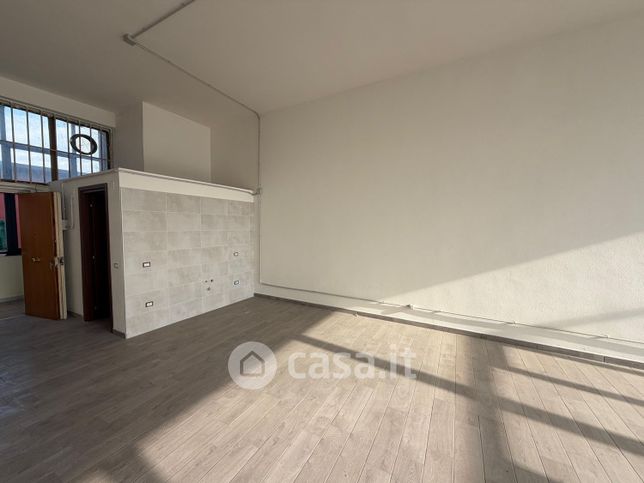 Ufficio in commerciale in Via della Stadera 213