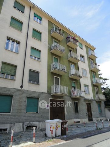Box/posto auto in residenziale in Via M. Gioia 8