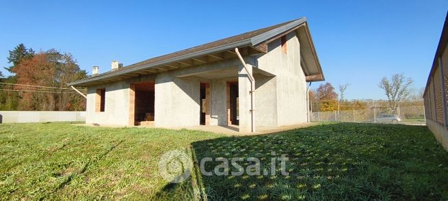 Villa in residenziale in Strada Stazione 6