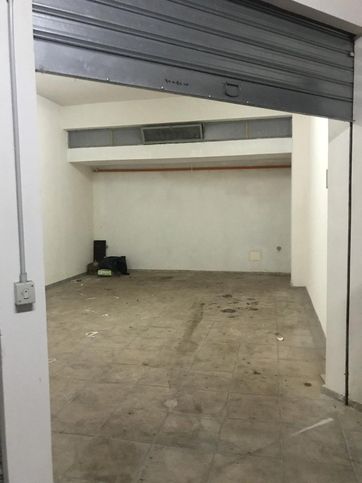 Box/posto auto in residenziale in Via città di palermo