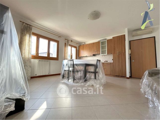 Appartamento in residenziale in Via Monte Antelao 9