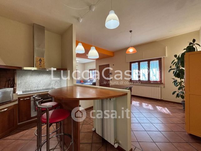 Villa in residenziale in Via Romana Ovest