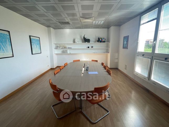 Ufficio in commerciale in Via Battaglia