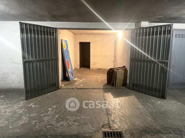 Garage/posto auto in residenziale in Strada Nuova 9