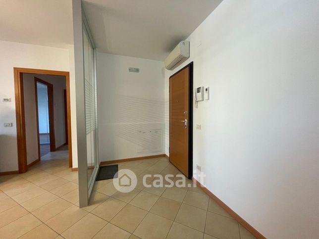 Ufficio in commerciale in 