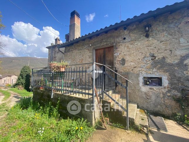 Casa indipendente in residenziale in Via Tiberina 92