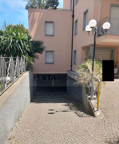 Box/posto auto in residenziale in Via San Matteo