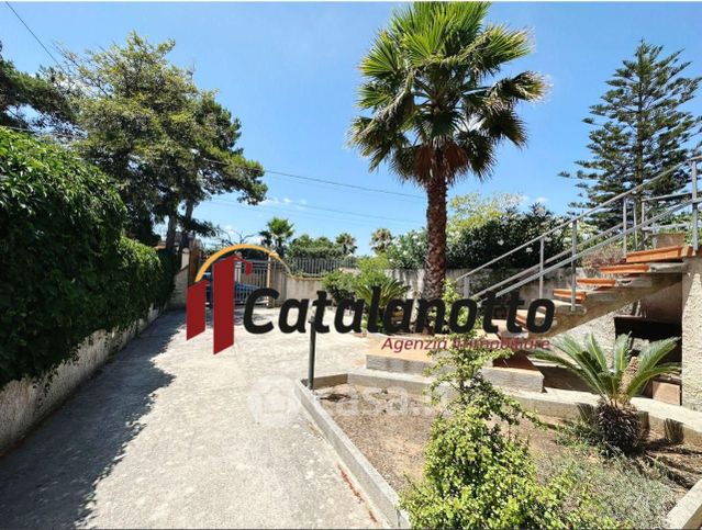 Casa bi/trifamiliare in residenziale in Via del Mediterraneo