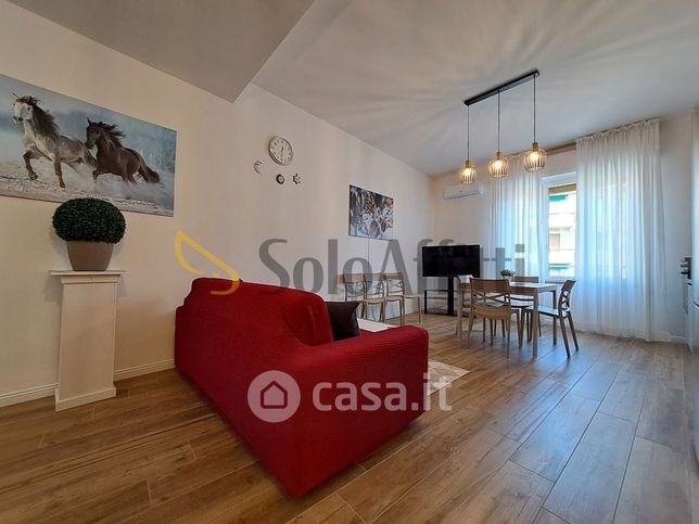 Appartamento in residenziale in Piazza Giovambattista Giorgini