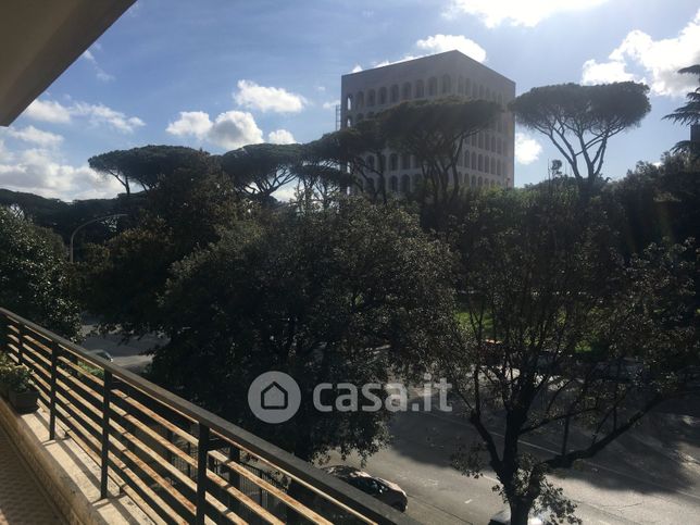 Ufficio in commerciale in Viale Egeo 8