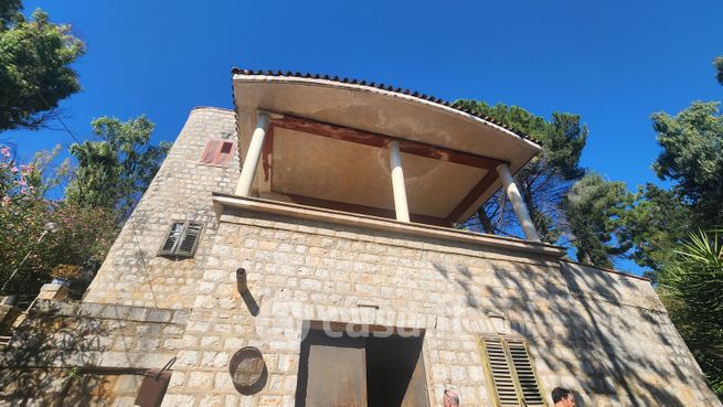 Villa in residenziale in Discesa dei Mille 1