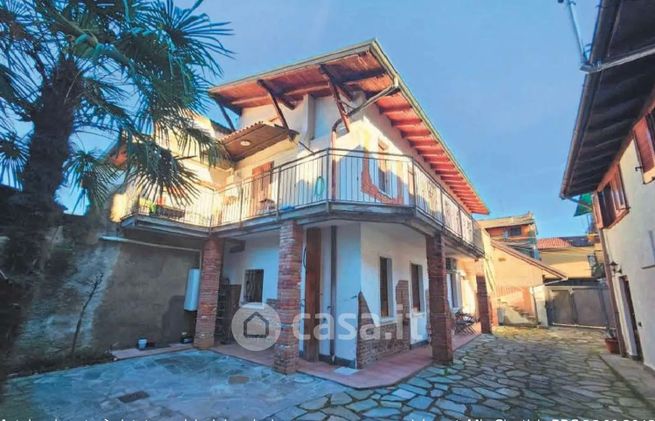 Villetta a schiera in residenziale in Via Monsignor Paleari 41