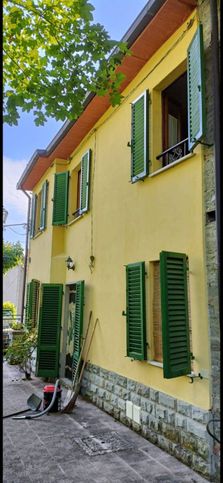Casa bi/trifamiliare in residenziale in Via la Casina 32-3