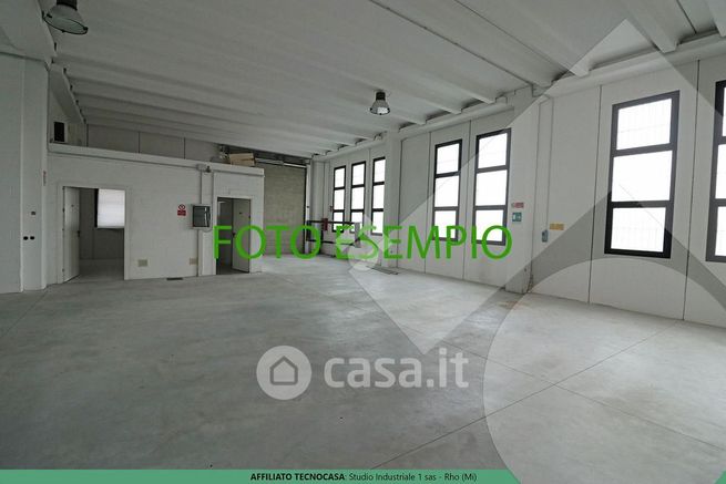 Capannone in commerciale in Via Tommaso Edison 10
