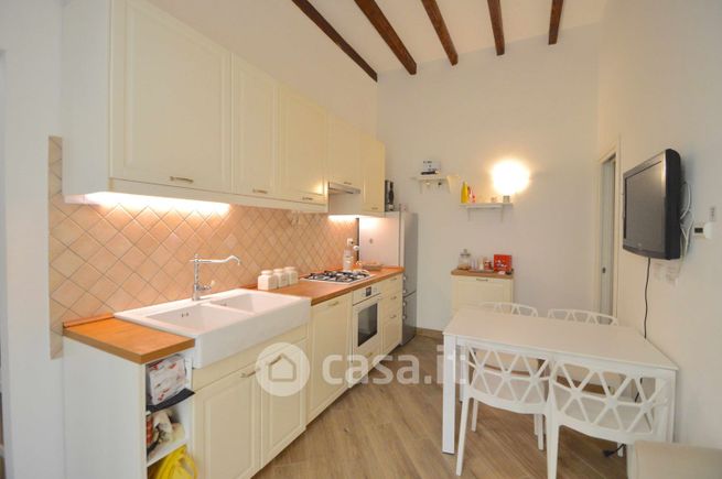 Appartamento in residenziale in Via San Calocero 31