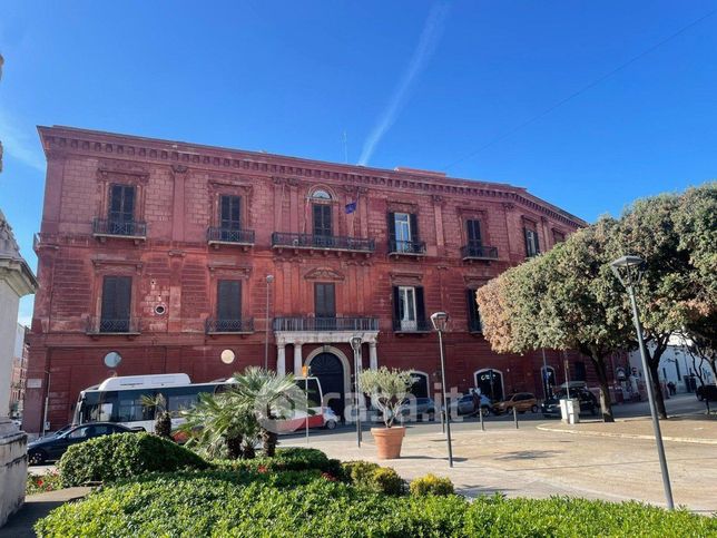 Ufficio in commerciale in Piazza Giuseppe Massari 6