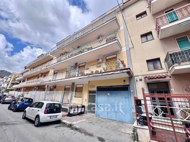 Box/posto auto in residenziale in Via Rosolino Colella 7