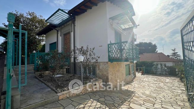Villa in residenziale in 