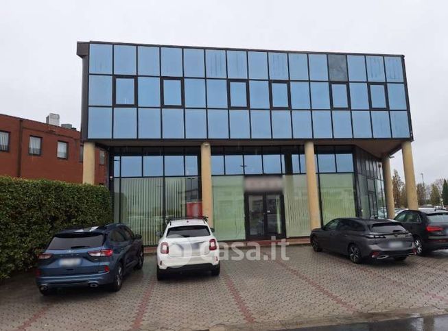 Ufficio in commerciale in Via Giosuè Carducci 62