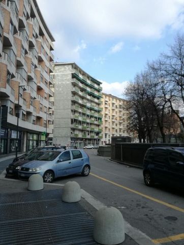 Garage/posto auto in residenziale in Piazza Adriano 11