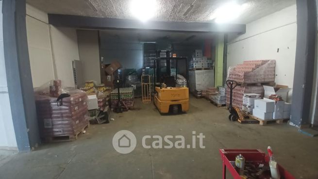 Capannone in commerciale in Via Lucrezia Romana 92