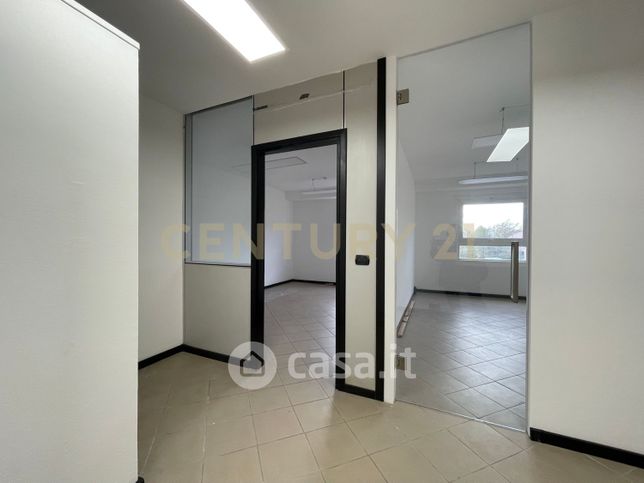 Ufficio in commerciale in Via de Barberi 108