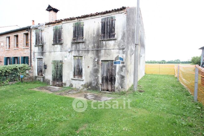 Rustico/casale in residenziale in Via Chiesa