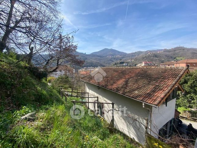 Villa in residenziale in Via Liguria 14