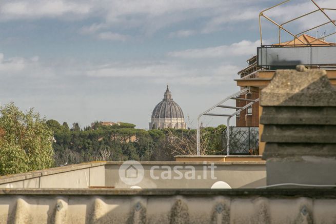 Attico/mansarda in residenziale in Via Pio IV 52