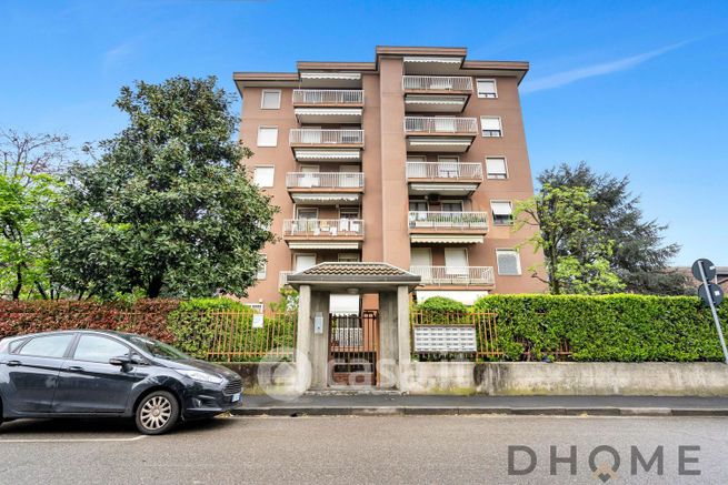 Box/posto auto in residenziale in Via Melegnano 25