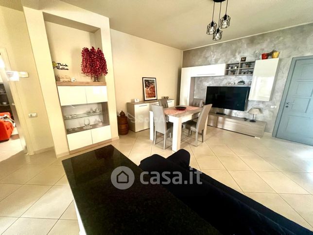 Appartamento in residenziale in Via Cesare Battisti 33