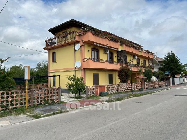 Appartamento in residenziale in Via Salara 27