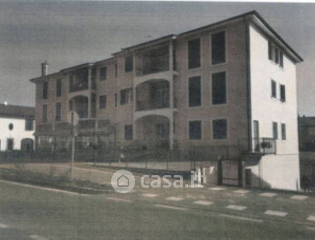 Box/posto auto in residenziale in Via Papa Giovanni XXIII