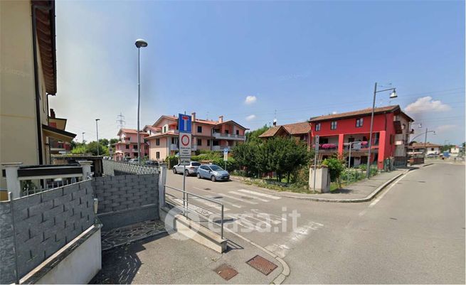 Box/posto auto in residenziale in Via Pontirolo 43