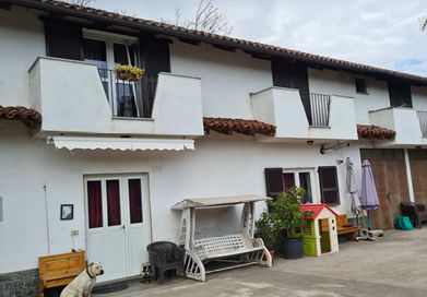 Casa indipendente in residenziale in Via Chiabrera 4