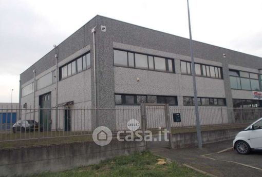 Capannone in commerciale in Via Postumia