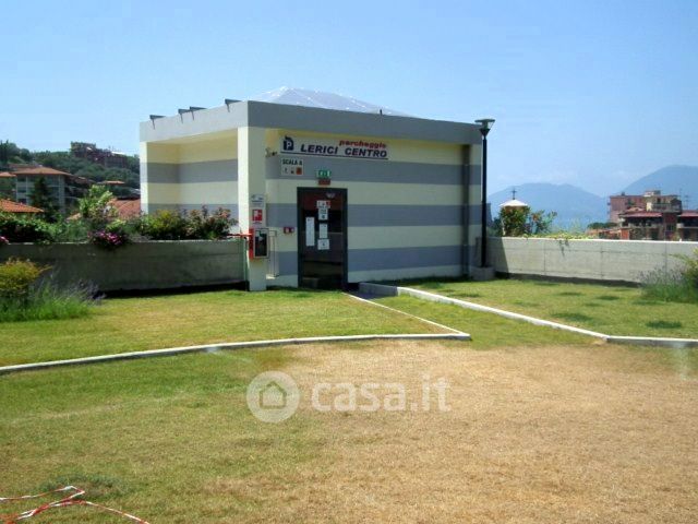 Box/posto auto in residenziale in