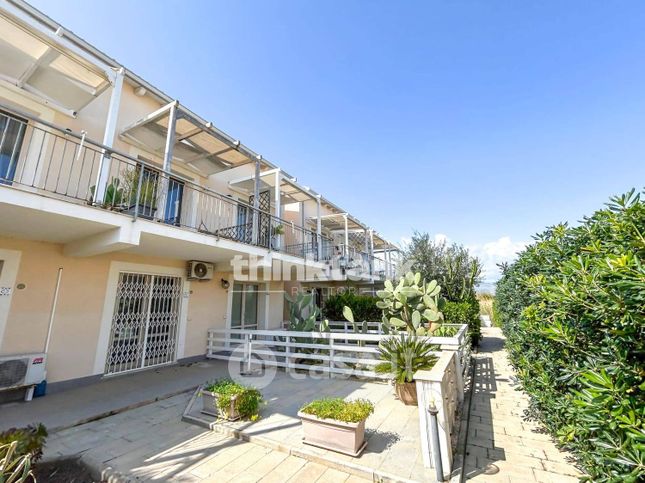 Appartamento in residenziale in Viale Eolie