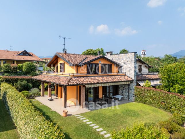 Villa in residenziale in Via Gorizia 10