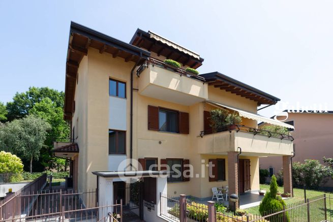 Appartamento in residenziale in Via Fratelli Cernuschi 27