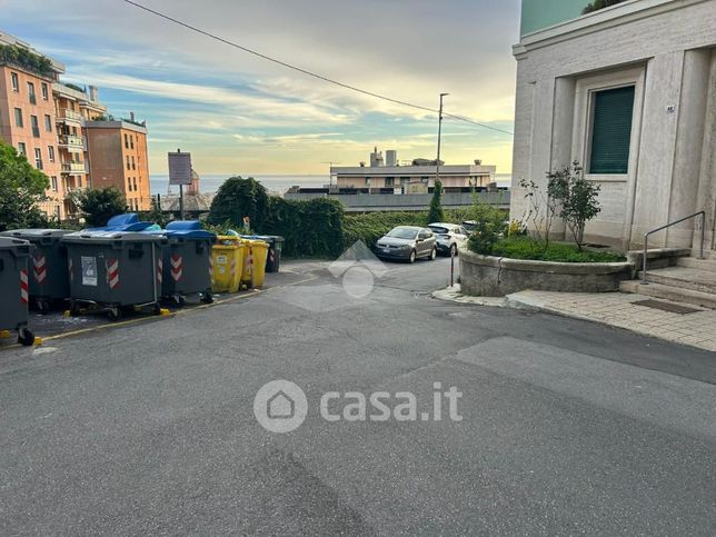 Garage/posto auto in residenziale in Via Federico Delpino