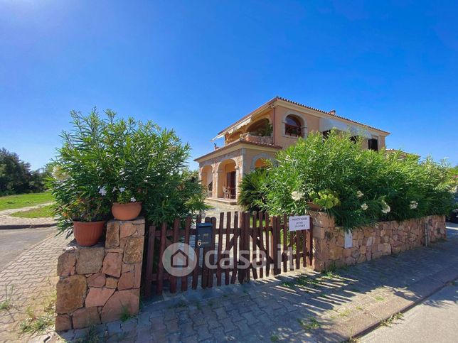 Villa in residenziale in Via del Mare