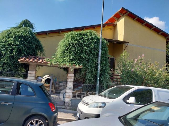 Appartamento in residenziale in Via Montalese