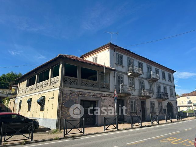 Casa indipendente in residenziale in Via Alba 40